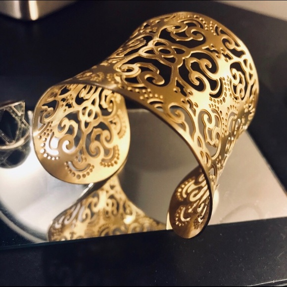 STAINLESS STEEL GOLD Exotic Cuff - Adjustable - Picture 5 of 7